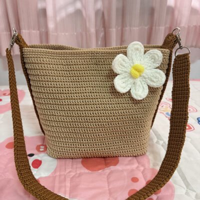 กระเป๋าถักลายตระกร้าหวาย สีครีม/น้ำตาล