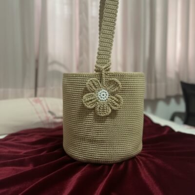 กระเป๋า ทรงถัง สีครีม